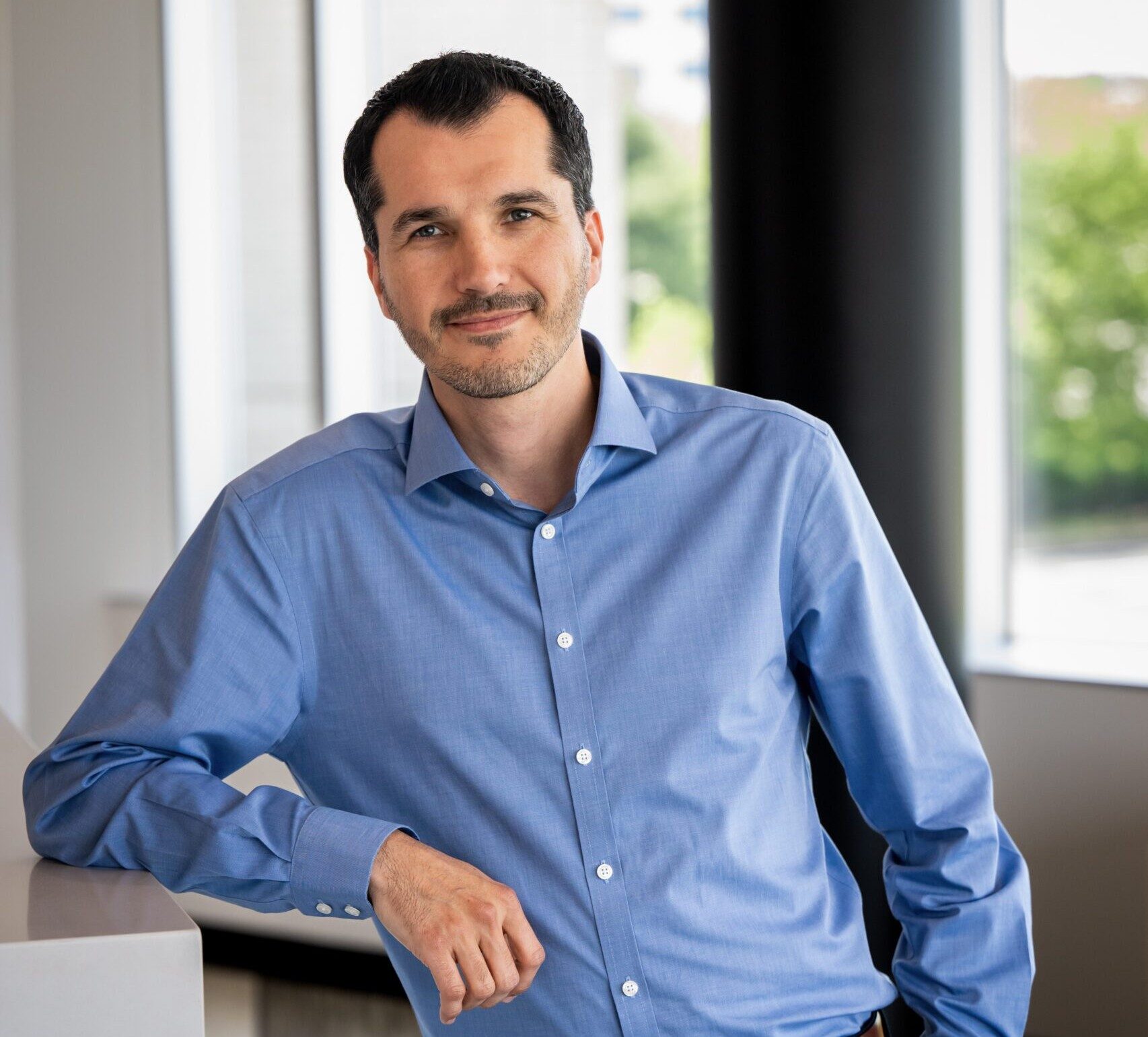 Jose Ochoa Honored with Hispanic Leadership Award by The Daily Record